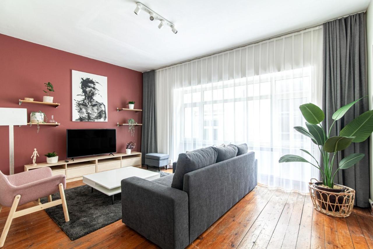 Sleek Flat Within Walking Distance To Pera Museum Daire *